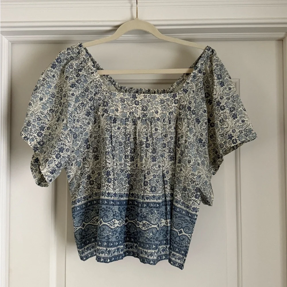 Pink Chicken Floral Blue and White Women's Top - Picture 1 of 3
